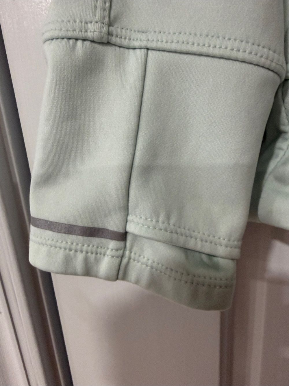 Athleta Sz Small Light Mint Hoodie Polyester Pullover Sweatshirt Kangaroo Pocket - Picture 6 of 14